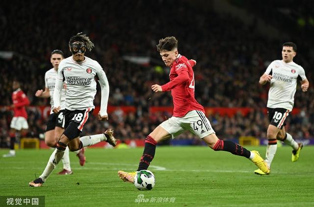 德转列近20年多特7号球衣主人：桑乔、登贝莱、莱万在列.